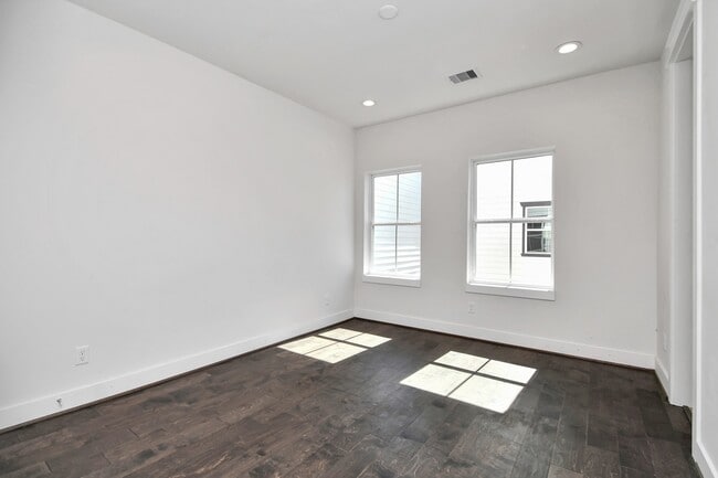 Building Photo - 5418 Wheatley St