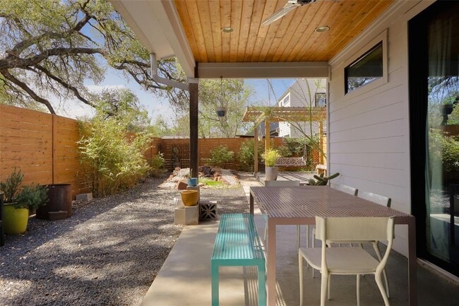 Building Photo - 4420 Mt Vernon Dr