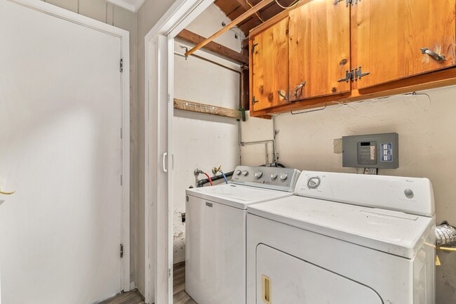 Building Photo - 3712 Odom St