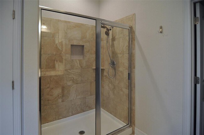 Building Photo - 150 Russet Trl