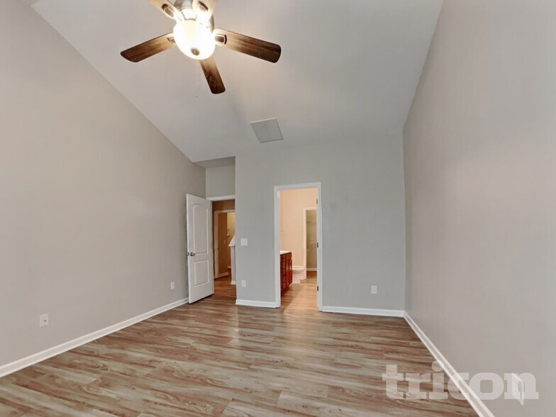 Building Photo - 1933 Pavilion Dr