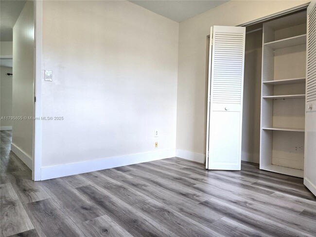 Building Photo - 12423 NW 7th Ln