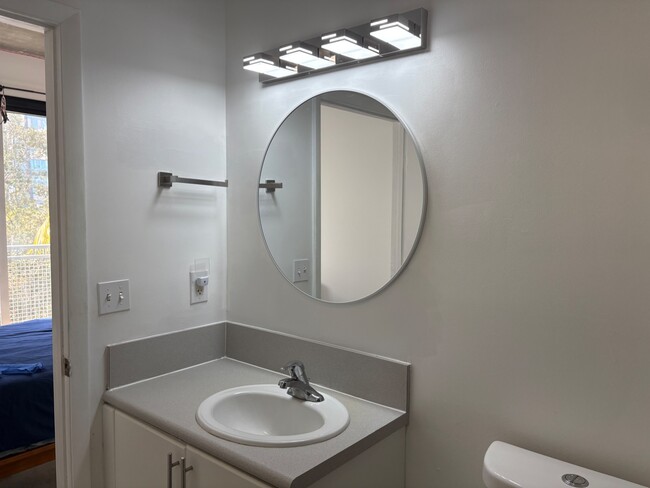 Building Photo - 455 NE 25th St