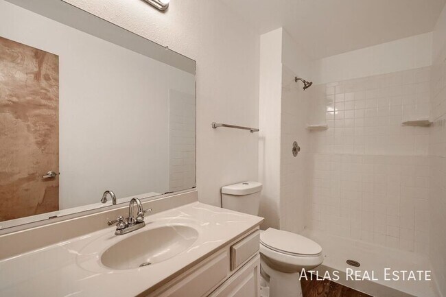 Building Photo - 8465 Freemantle Dr