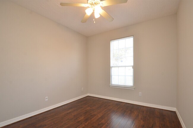 Building Photo - 11045 Landswalk Dr