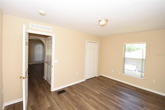 Building Photo - 37 Buttermill Dr
