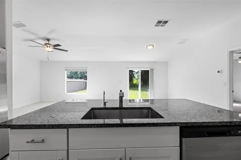 Building Photo - 5524 Blue Azure Dr