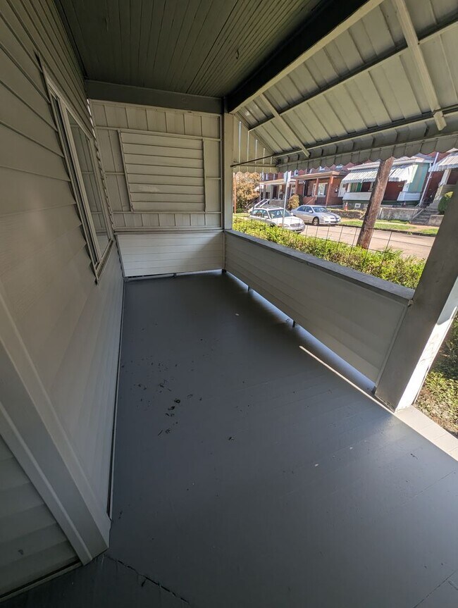 Building Photo - Newly Reno2 Bed, 1 Bath Home in Pitcairn -- Available NOW!