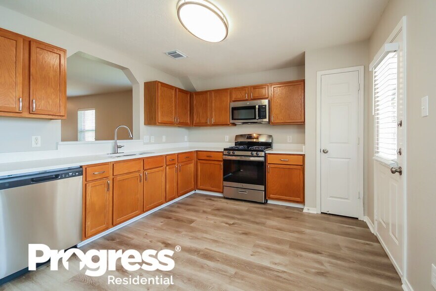 Building Photo - 3121 Centennial Village Dr