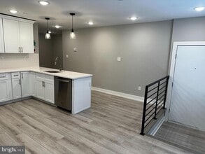 Building Photo - 2408 N Mascher St