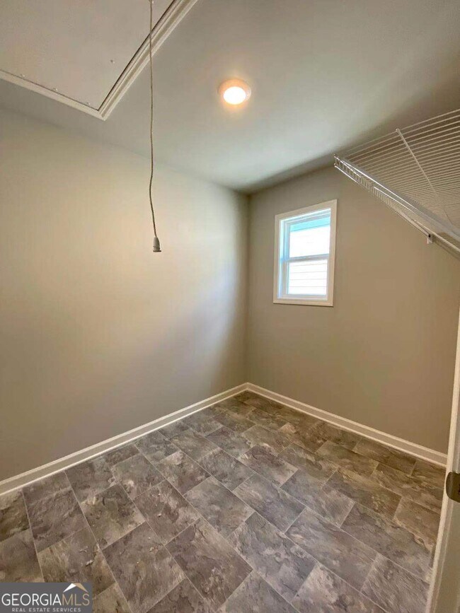 Building Photo - 144 Valimar Dr
