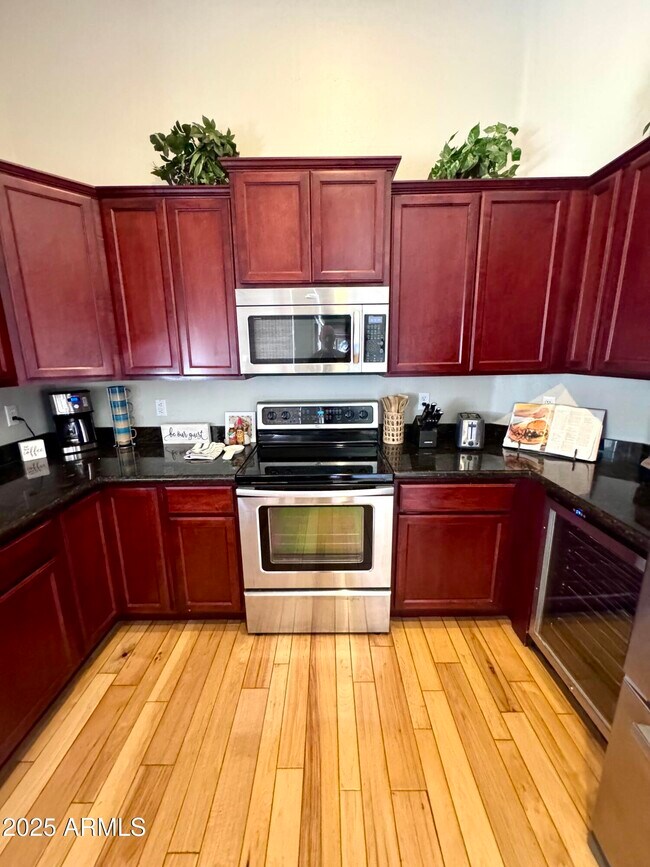 Building Photo - 4027 E Rancho Del Oro Dr