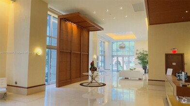 Building Photo - 1050 Brickell Ave
