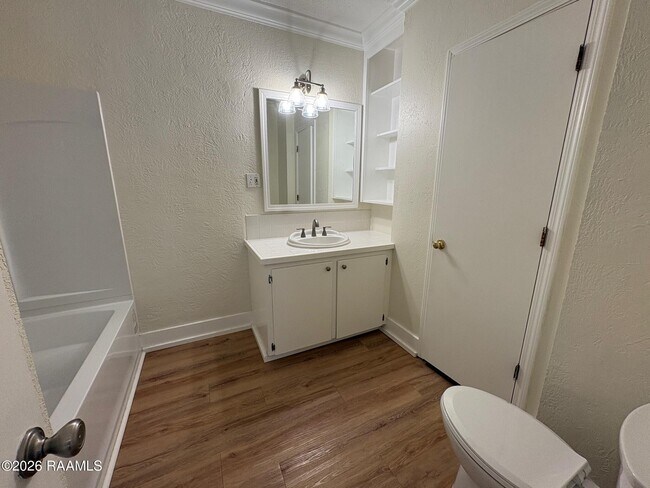 Building Photo - 524 Cedar Crest Ct