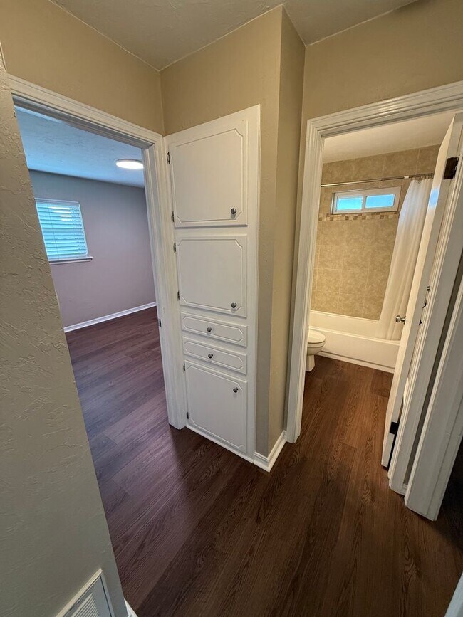 Building Photo - All Brand New! Moore Schools! No carpet! H...