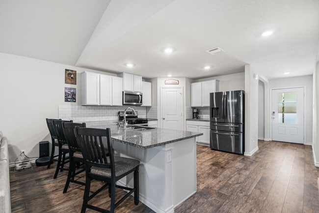 Building Photo - 274 Sparrowhawk