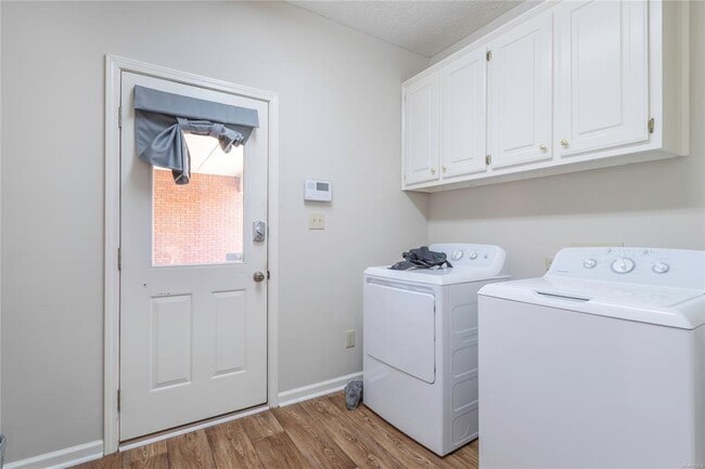 Building Photo - 1855 Brookstone Dr