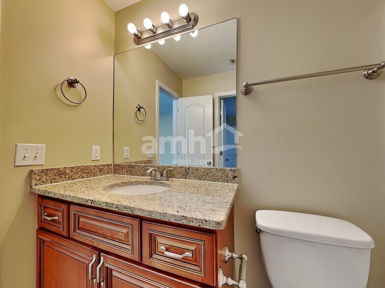 Building Photo - 515 Flat Rock Ter