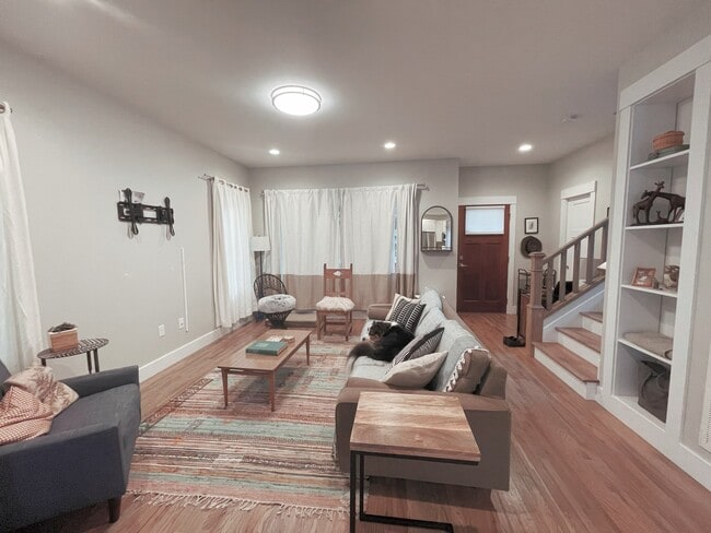 Building Photo - 71 Stoner Rd