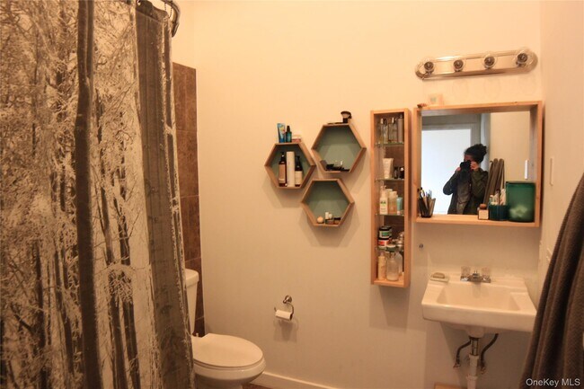 Building Photo - 217 Main St