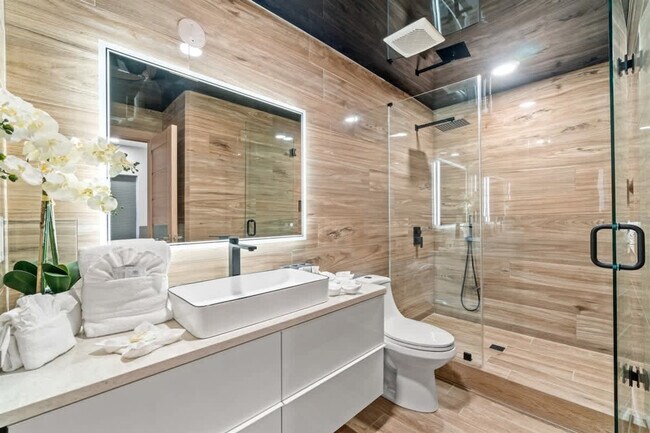 Building Photo - 10625 Front Beach Rd