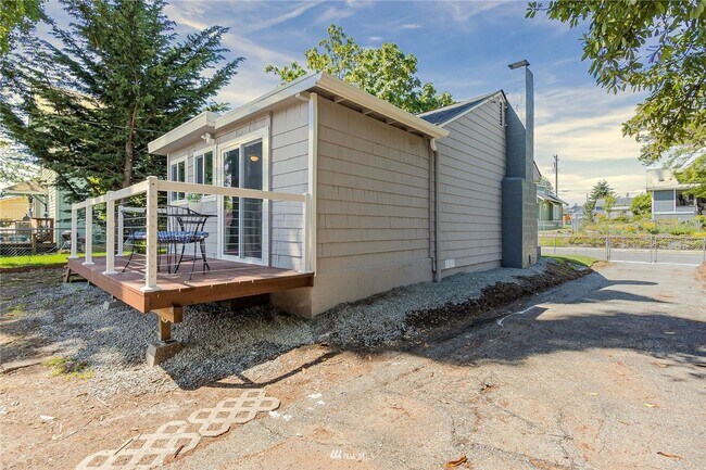 Building Photo - Great Location! 2bd, 1bath House in Tacoma!
