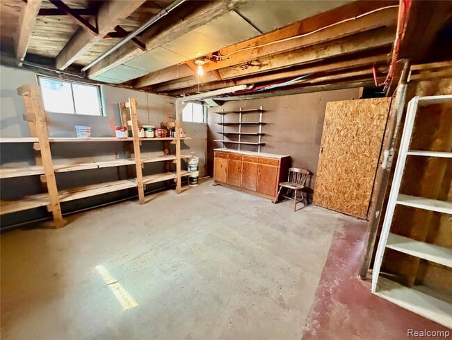 Building Photo - 413 Bridson St