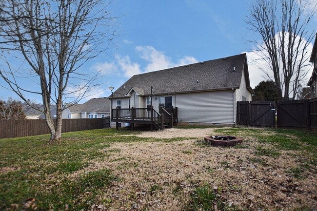 Building Photo - Pet Friendly Ranch with Bonus!