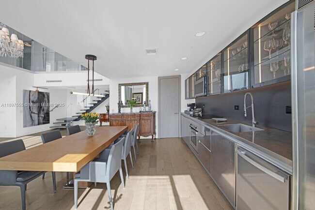 Building Photo - 1040 Biscayne Blvd
