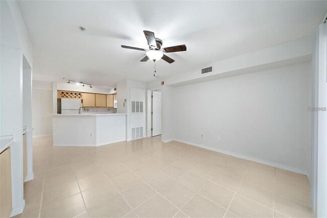 Building Photo - 823 Camargo Way