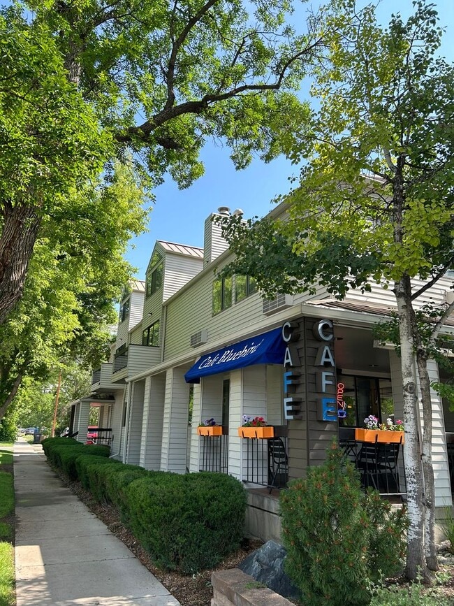 Building Photo - 524 W Laurel St