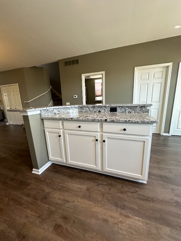 Building Photo - 385 Windmill Dr