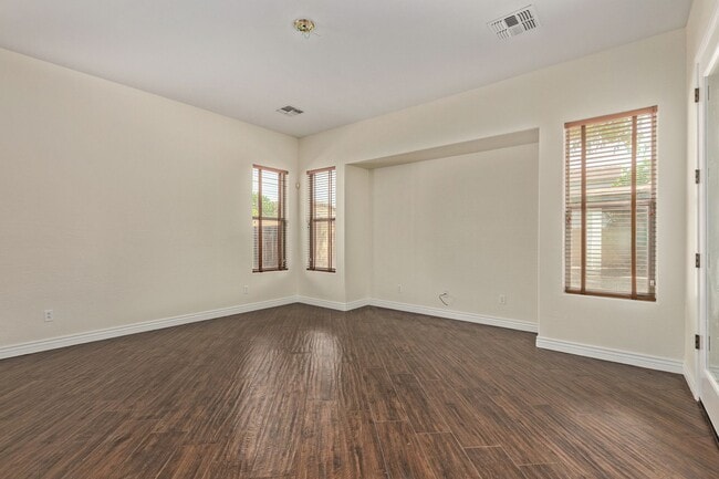 Building Photo - 3 Bedroom with Den in Chandler