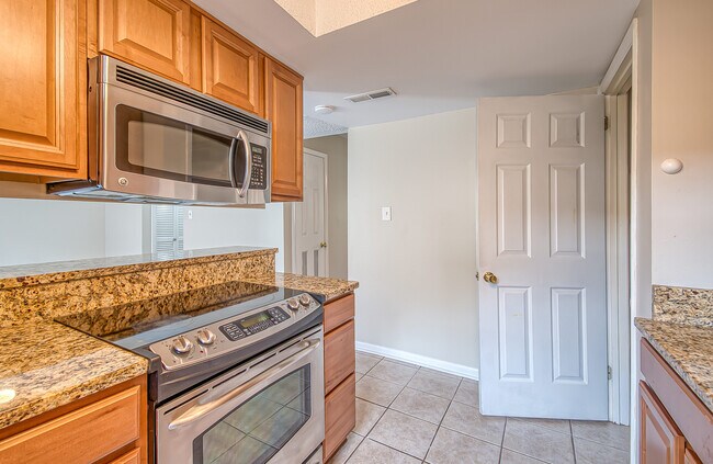 Building Photo - 7914 Gleason Dr