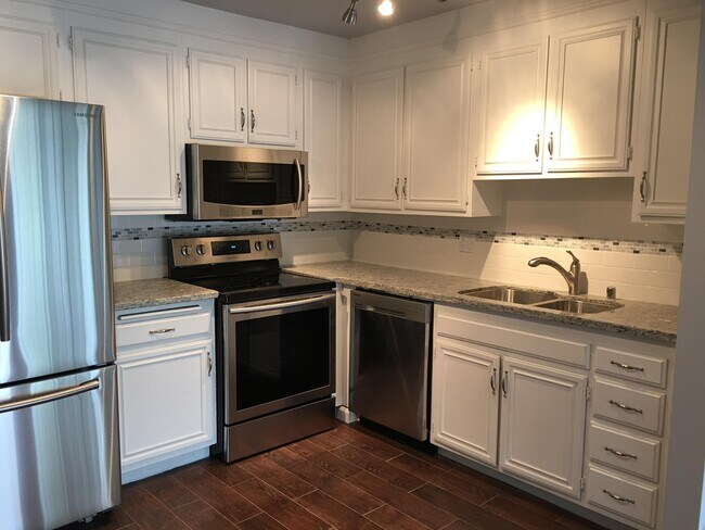 Building Photo - 500 Cagney Ln