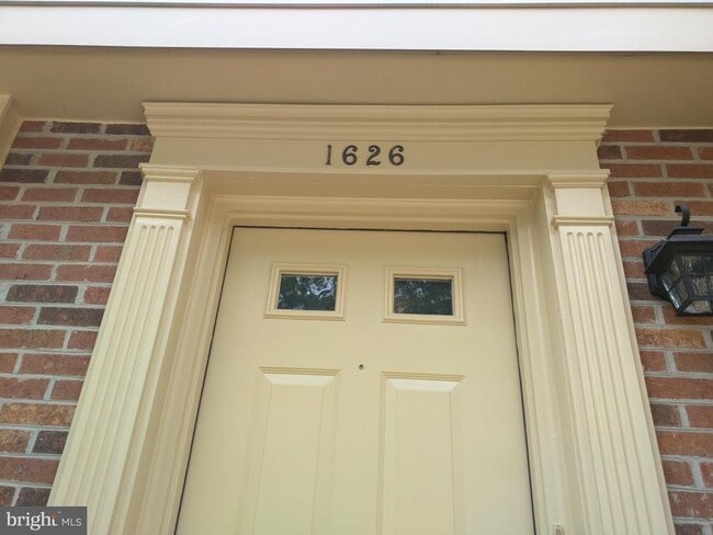 Building Photo - 1626 Devil Ln