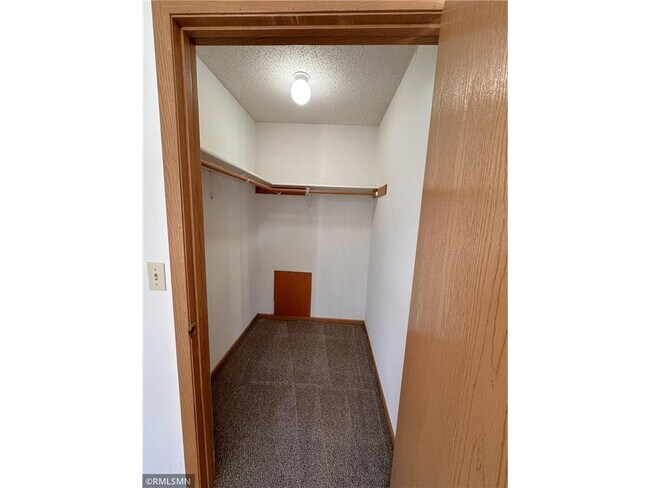 Building Photo - 560-580 Spring St