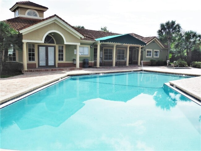 Building Photo - 445 Fountainhead Cir