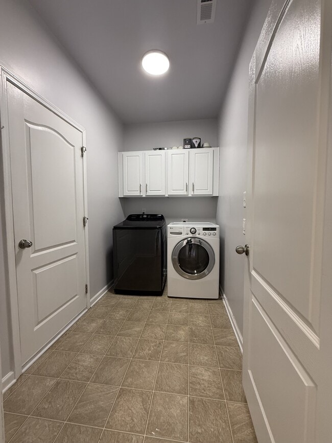 Building Photo - 505 Sweet Laurel Ln