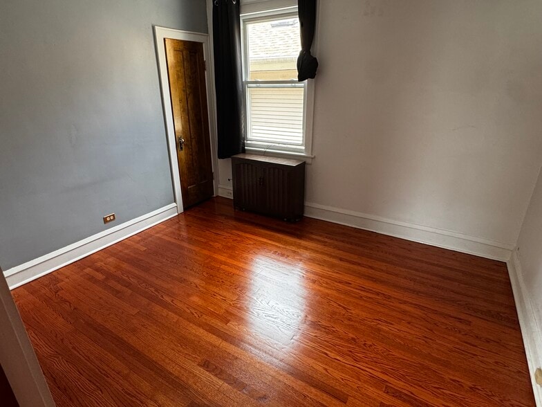 Building Photo - 5750 N Meade Ave