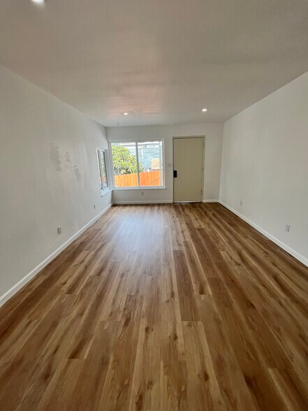 Building Photo - 3084 Capp St