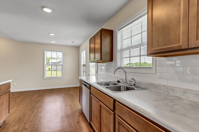 Building Photo - 2022 McCleary Rd