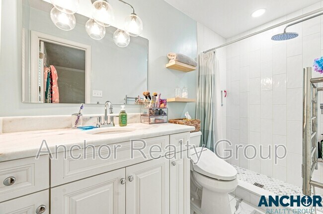 Building Photo - 2505 Ravencroft Ct