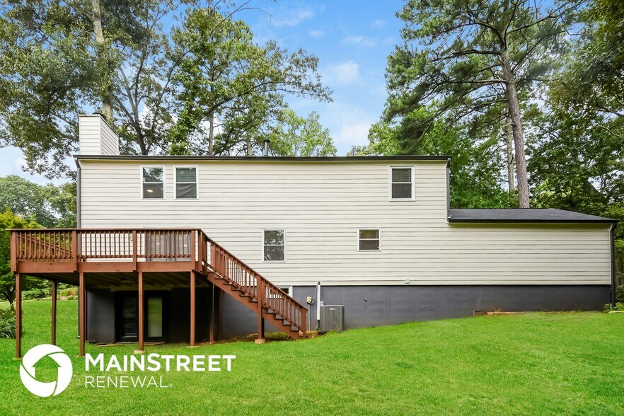 Building Photo - 234 Pinehurst Ln