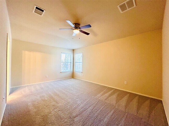 Building Photo - 468 Clarence Ct