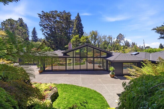 Building Photo - 820 Eucalyptus Ave