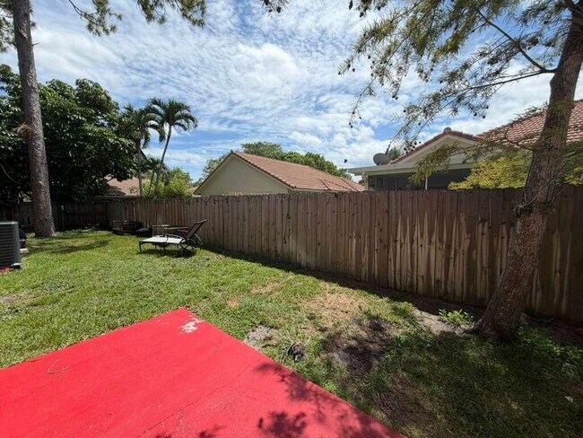 Building Photo - 13986 Morning Glory Dr