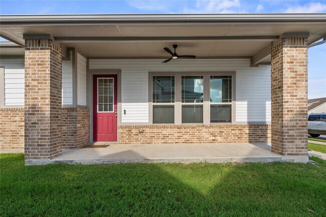 Building Photo - 8011 Orizzonte St