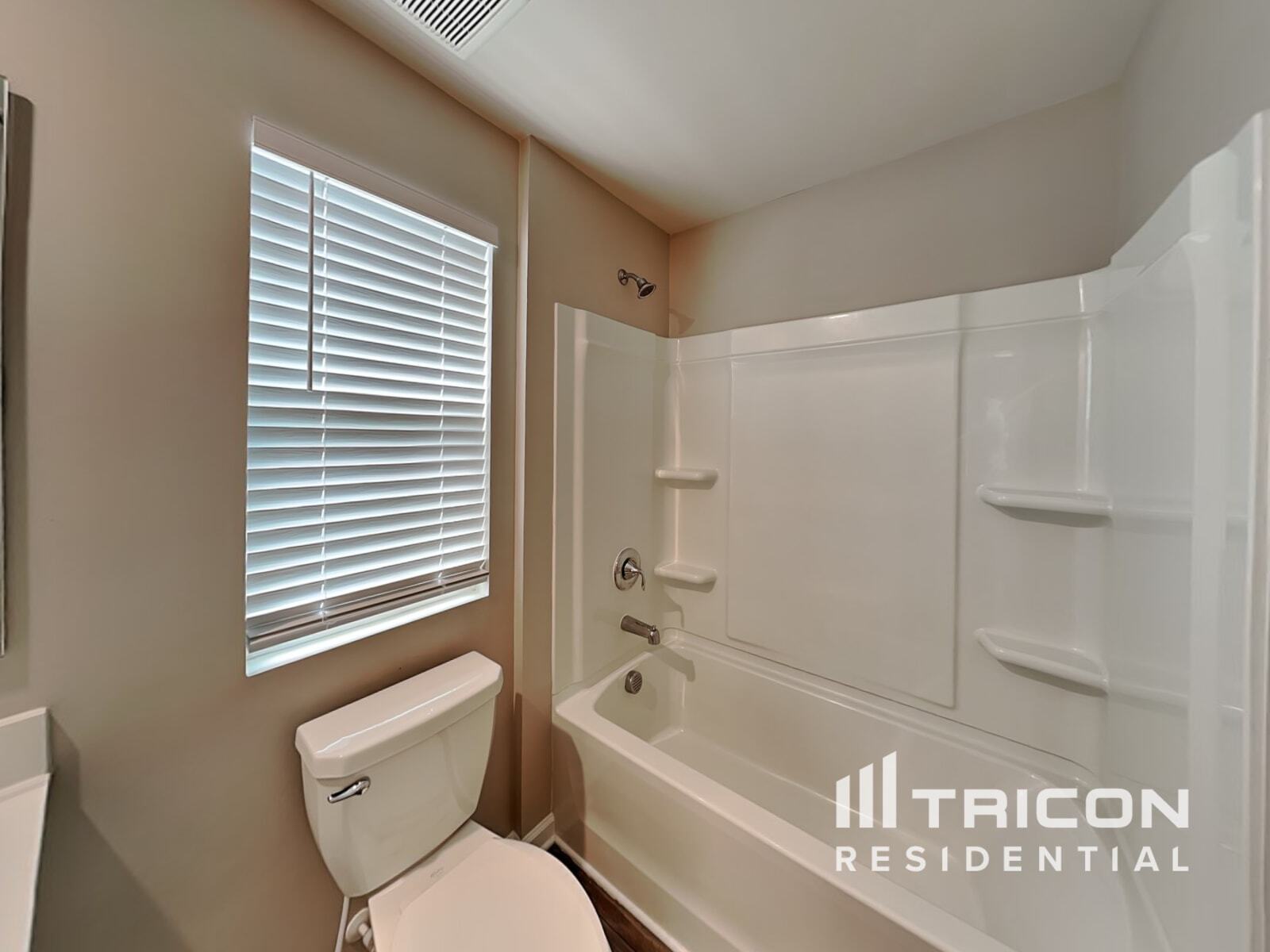 Building Photo - 127 Brentwood Dr