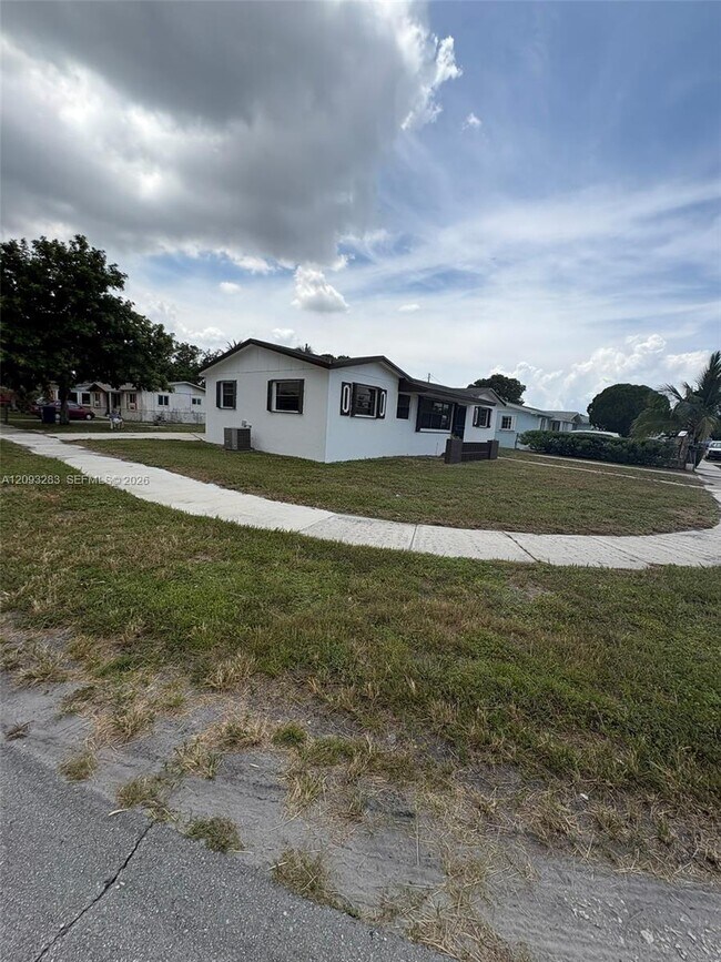 Building Photo - 3020 NW 212th St